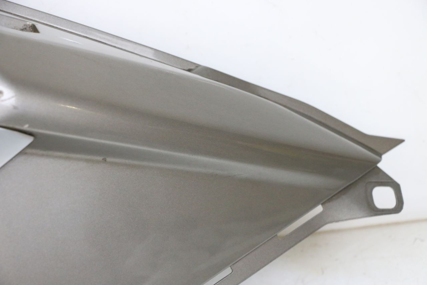 photo de VERKLEIDUNG HINTEN RECHTS PEUGEOT SATELIS 125 (2013 - 2018) - Hochauflösende Nahaufnahme