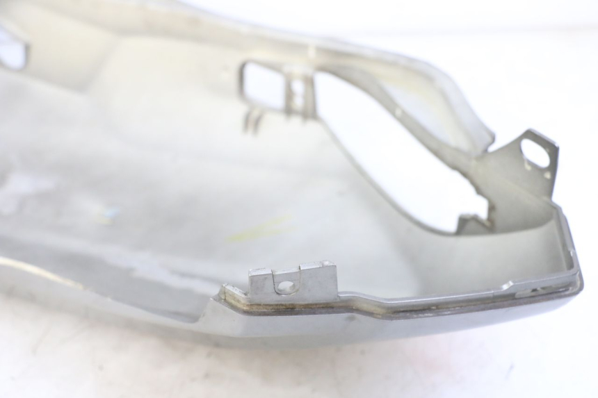 photo de VERKLEIDUNG HINTEN RECHTS PEUGEOT SATELIS 125 (2013 - 2018) - Zoom auf Gebrauchszustand