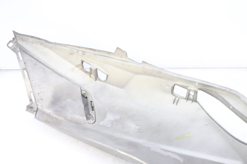 photo de VERKLEIDUNG HINTEN RECHTS PEUGEOT SATELIS 125 (2013 - 2018) - Alternative Perspektive