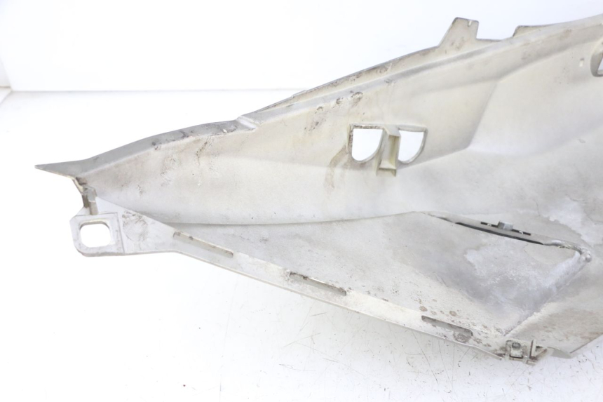 photo de VERKLEIDUNG HINTEN RECHTS PEUGEOT SATELIS 125 (2013 - 2018) - Technische Nahaufnahme