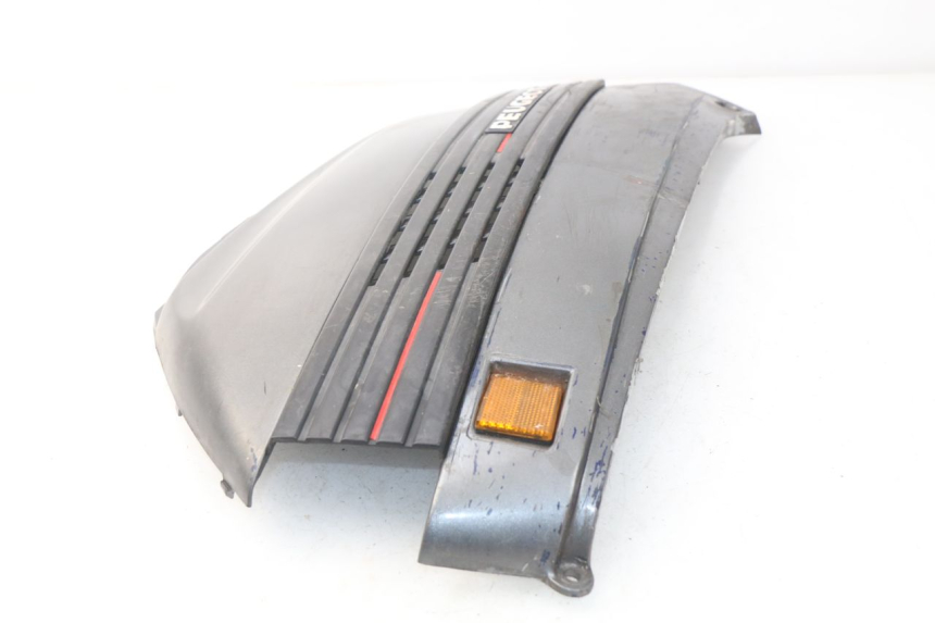 photo de VERKLEIDUNG HINTEN RECHTS PEUGEOT SC 50 (1988 - 1992) - Details der Befestigungspunkte