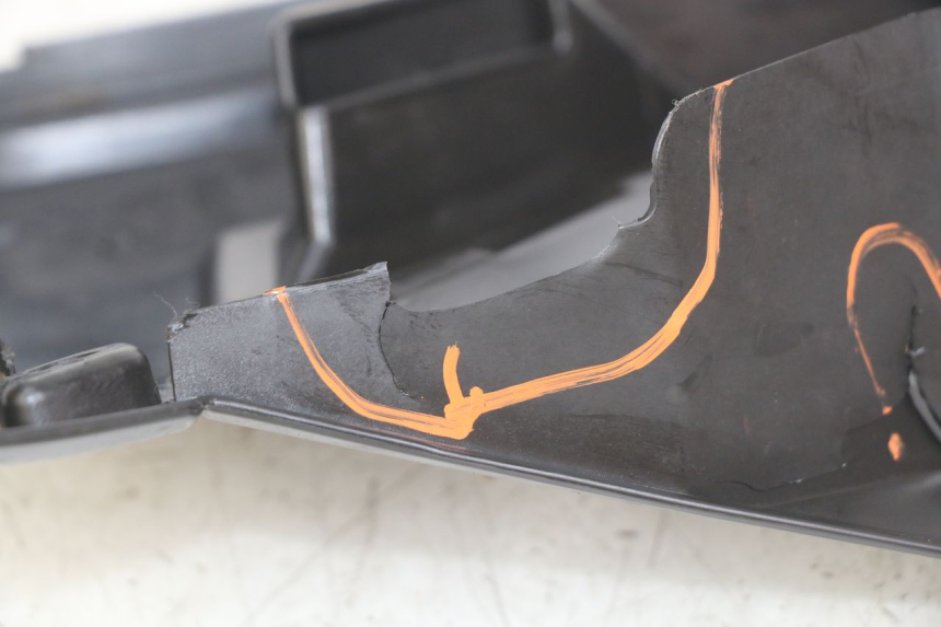 photo de RECHTER HINTERER KOTFLÜGEL SHERCO SM-R 50 (2018 - 2021) - Details der Befestigungspunkte