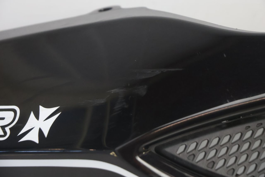 photo de VERKLEIDUNG HINTEN RECHTS CAN-AM SPYDER RS 1000 (2008 - 2012) - Zoom auf Gebrauchszustand