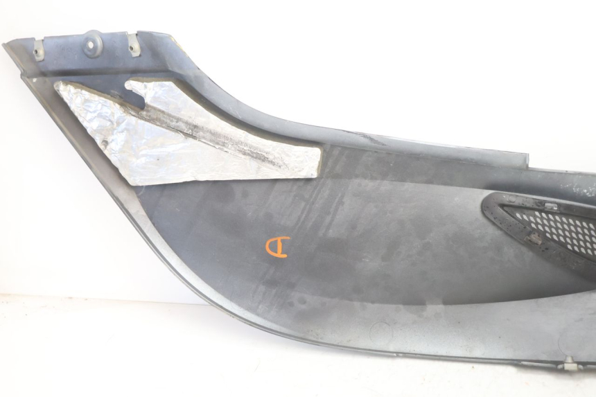 photo de VERKLEIDUNG HINTEN RECHTS CAN-AM SPYDER RS 1000 (2008 - 2012) - Oberflächenzustand und Material
