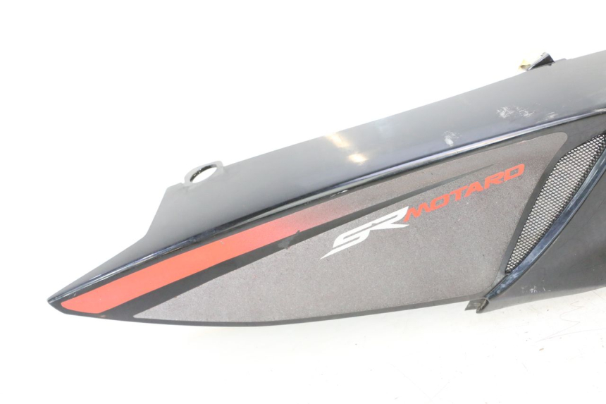 photo de VERKLEIDUNG HINTEN RECHTS APRILIA SR MOTARD 50 (2012 - 2018) - Detailansicht des Bauteils