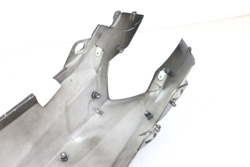 photo de VERKLEIDUNG HINTEN RECHTS PEUGEOT STREETZONE I NAKED 2T 50 (2018 - 2020) - Zoom auf Gebrauchszustand