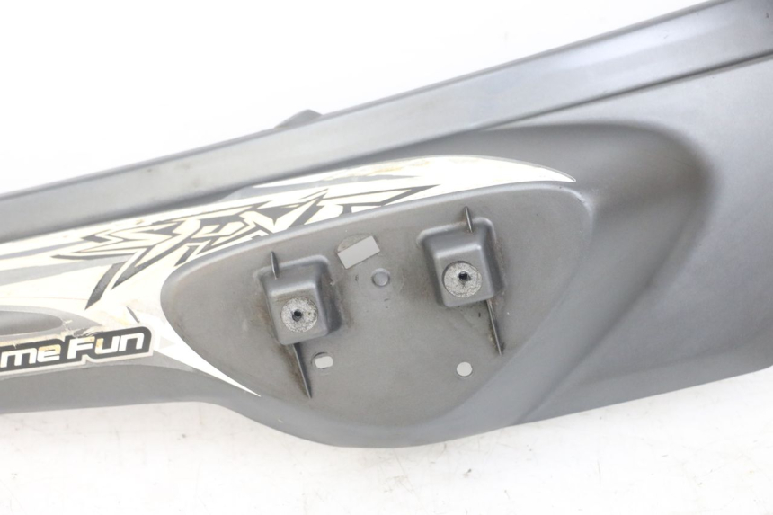 photo de RECHTER HINTERER KOTFLÜGEL MBK STUNT NAKED 50 (2004 - 2018) - Oberflächenzustand und Material