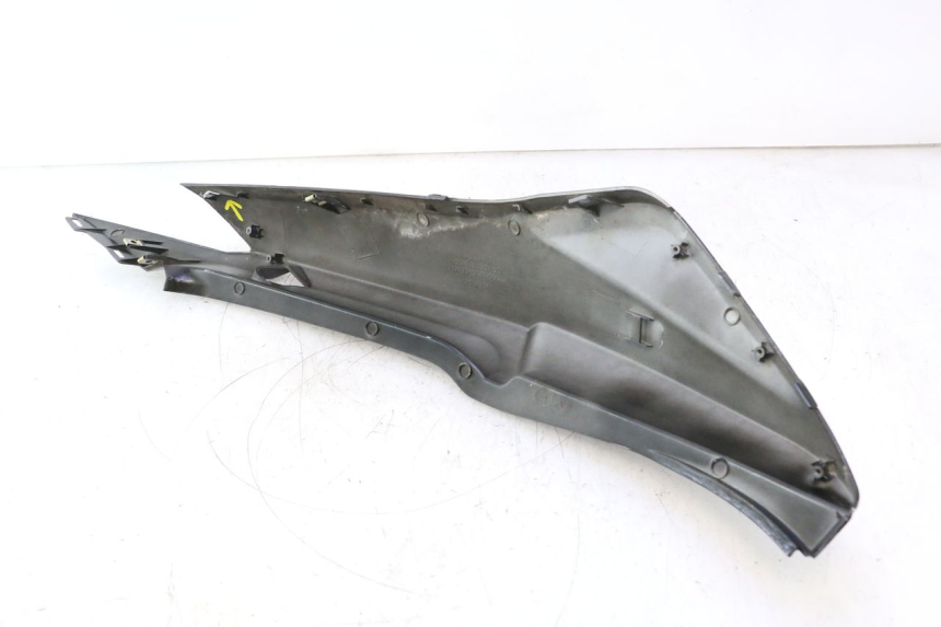 photo de VERKLEIDUNG HINTEN RECHTS KYMCO SUPER 8 2T 50 (2007 - 2013) - Charakteristische Merkmale