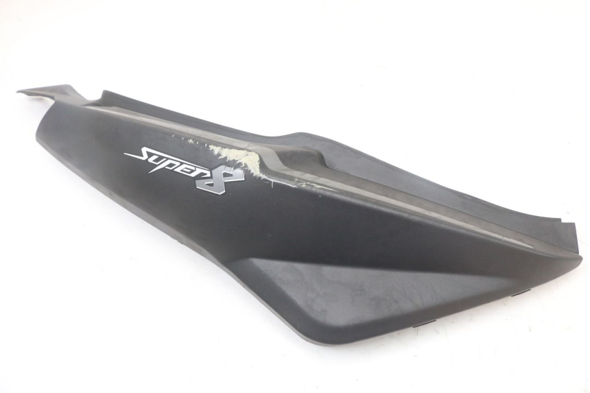 photo de VERKLEIDUNG HINTEN RECHTS KYMCO SUPER 8 4T 50 (2018 - 2020) - Detailansicht des Bauteils