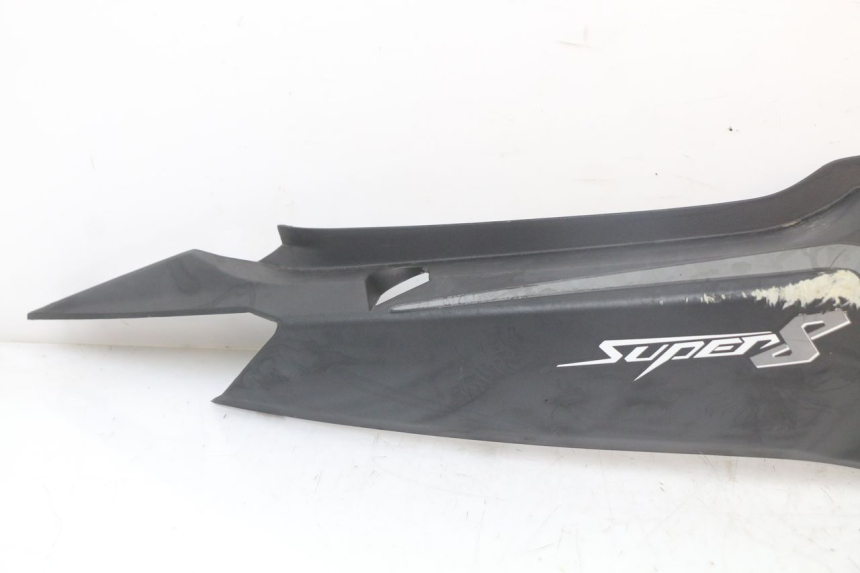 photo de VERKLEIDUNG HINTEN RECHTS KYMCO SUPER 8 4T 50 (2018 - 2020) - Zoom auf Gebrauchszustand