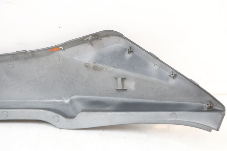 photo de VERKLEIDUNG HINTEN RECHTS KYMCO SUPER 8 4T 50 (2018 - 2020) - Oberflächenzustand und Material