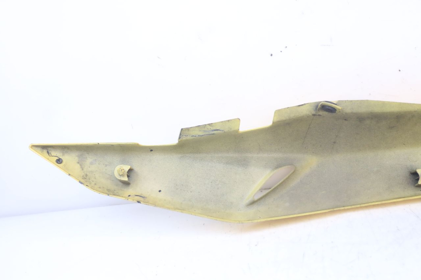 photo de VERKLEIDUNG HINTEN RECHTS SUZUKI GS F 500 (2004 - 2007) - Oberflächenzustand und Material