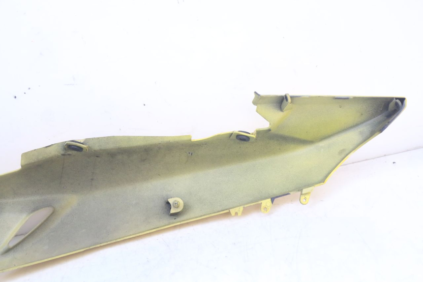 photo de VERKLEIDUNG HINTEN RECHTS SUZUKI GS F 500 (2004 - 2007) - Geprüftes Gebrauchtteil