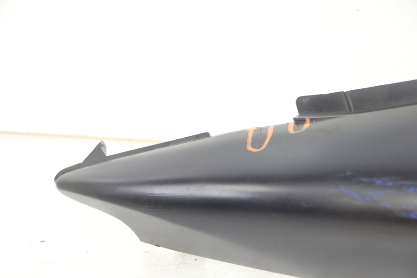 photo de VERKLEIDUNG HINTEN RECHTS SUZUKI SV S 650 (1999 - 2002) - Charakteristische Merkmale