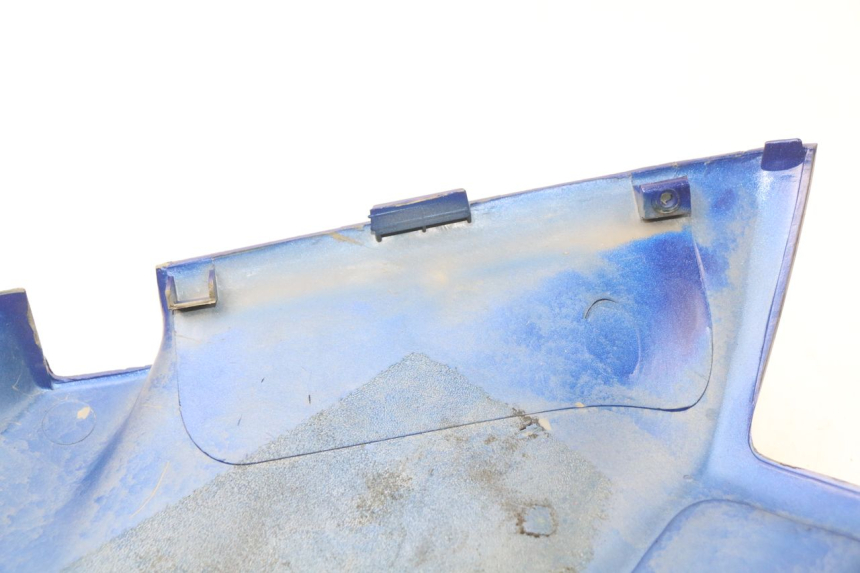 photo de VERKLEIDUNG HINTEN RECHTS PEUGEOT SV 50 (1992 - 2004) - Details der Befestigungspunkte