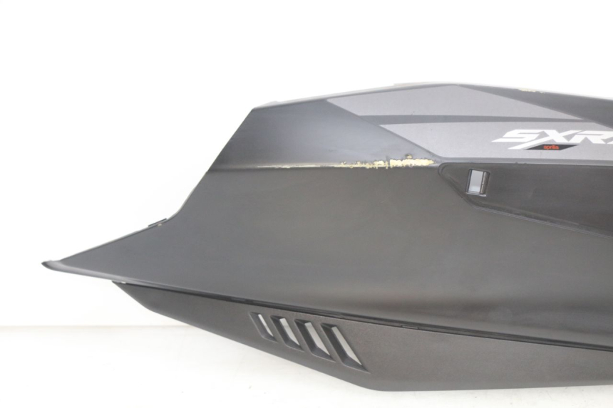 photo de RECHTER HINTERER KOTFLÜGEL APRILIA SXR 50 (2021 - 2023) - Details der Befestigungspunkte