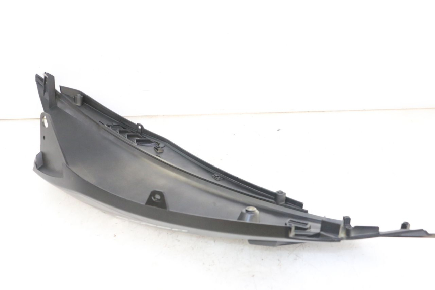 photo de RECHTER HINTERER KOTFLÜGEL APRILIA SXR 50 (2021 - 2023) - Zoom auf Gebrauchszustand