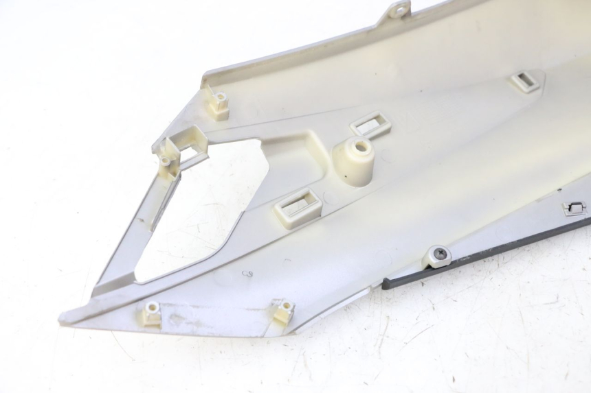 photo de RECHTER HINTERER KOTFLÜGEL APRILIA SXR 50 (2021 - 2023) - Alternative Perspektive