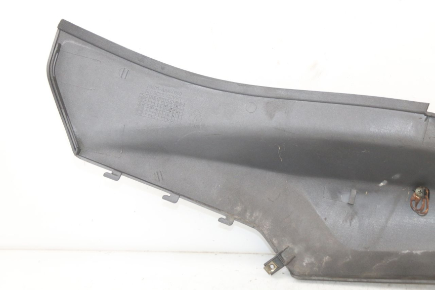 photo de VERKLEIDUNG HINTEN RECHTS SYM ORBIT 2 4T 50 (2008 - 2017) - Details der Befestigungspunkte