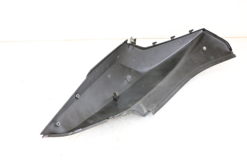 photo de VERKLEIDUNG HINTEN RECHTS SYM ORBIT 2 4T 50 (2008 - 2017) - Detailansicht des Bauteils