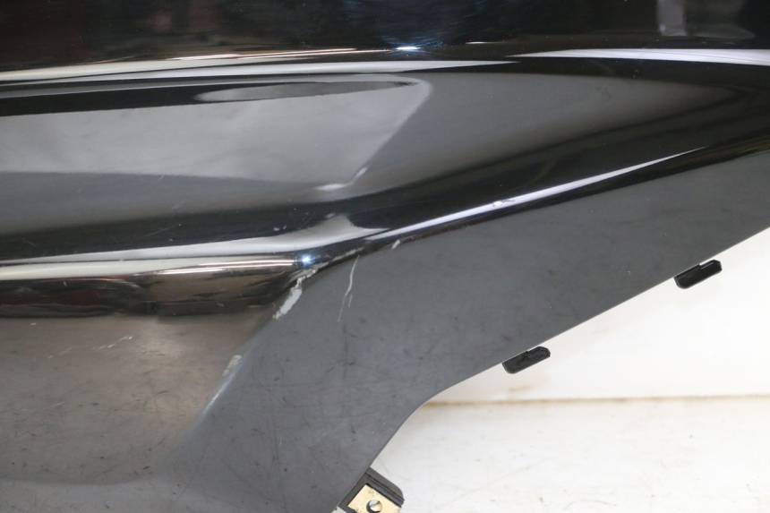 photo de VERKLEIDUNG HINTEN RECHTS SYM ORBIT 2 4T 50 (2008 - 2017) - Oberflächenzustand und Material