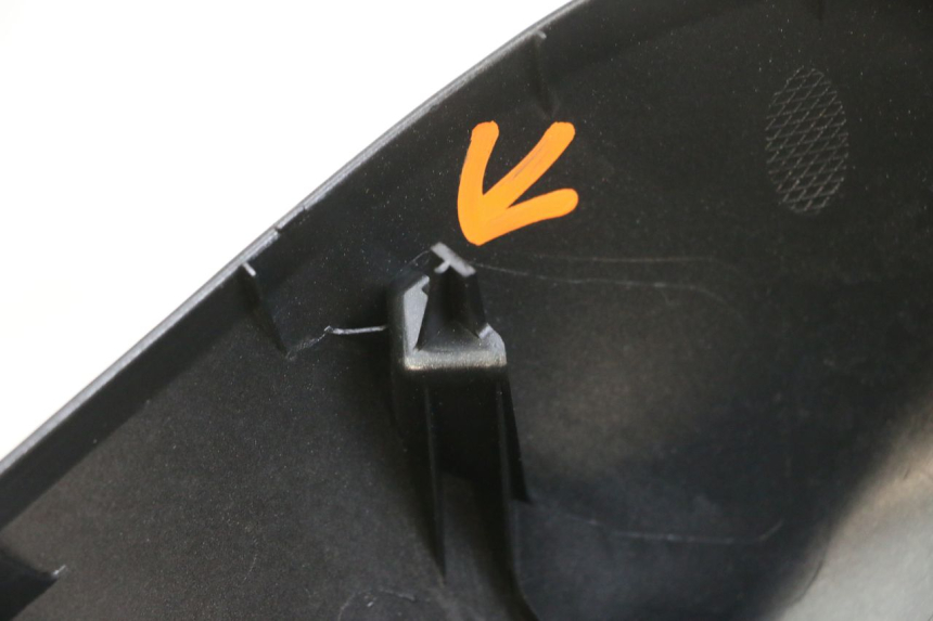 photo de VERKLEIDUNG HINTEN RECHTS YAMAHA TRICITY 300 (2020 - 2024) - Zoom auf Gebrauchszustand