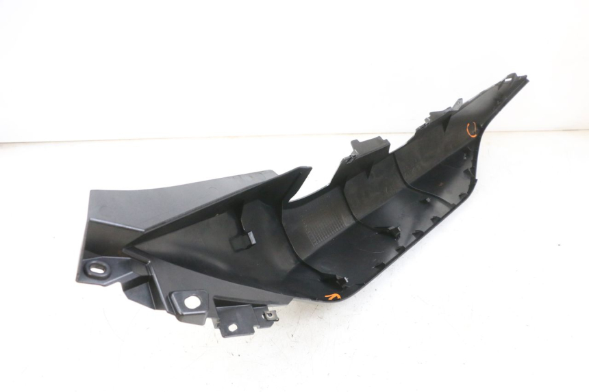 photo de VERKLEIDUNG HINTEN RECHTS YAMAHA TRICITY 300 (2020 - 2024) - Oberflächenzustand und Material