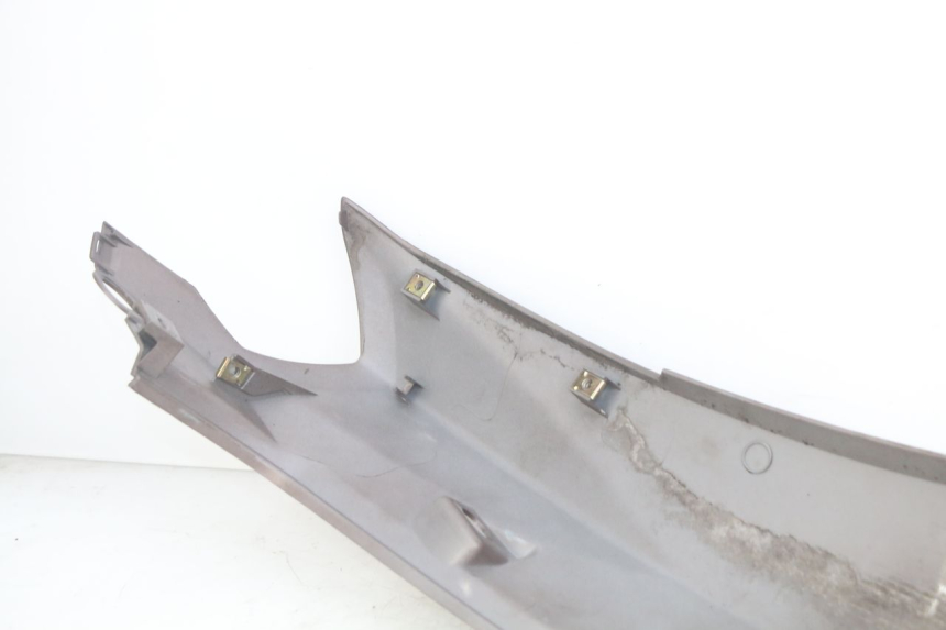 photo de RECHTER HINTERER KOTFLÜGEL PEUGEOT TWEET 4T 50 (2010 - 2014) - Technische Nahaufnahme