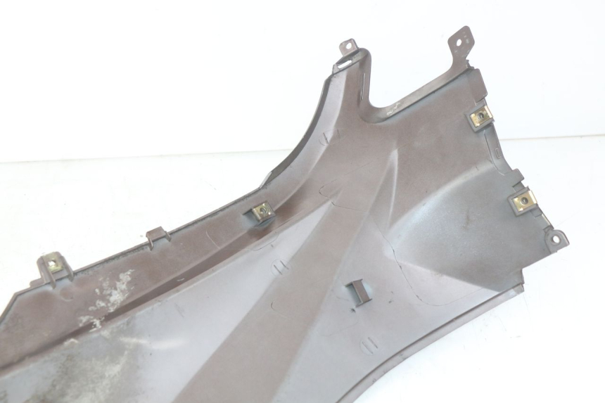 photo de RECHTER HINTERER KOTFLÜGEL PEUGEOT TWEET 4T 50 (2010 - 2014) - Details der Befestigungspunkte