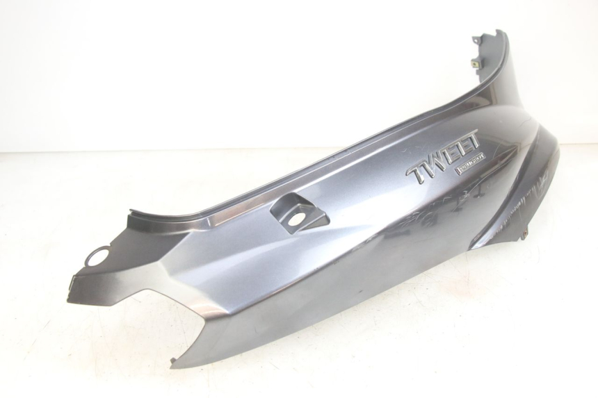 photo de RECHTER HINTERER KOTFLÜGEL PEUGEOT TWEET 4T 50 (2014 - 2019) - Details der Befestigungspunkte