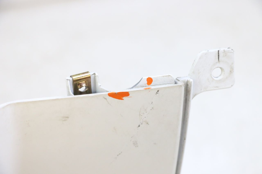 photo de VERKLEIDUNG HINTEN RECHTS PEUGEOT TWEET PRO EFI 4T 50 (2021 - 2022) - Kennzeichnungen und Originalreferenzen