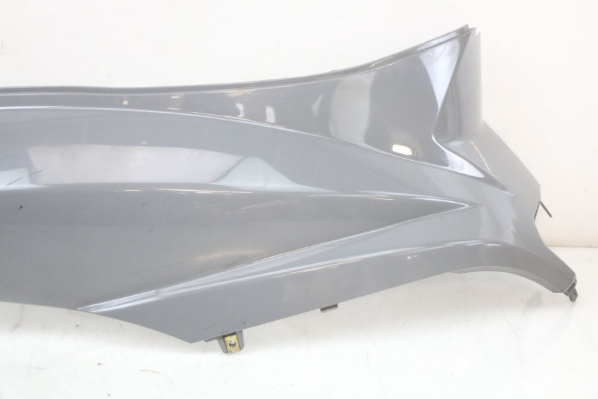 photo de VERKLEIDUNG HINTEN RECHTS PEUGEOT TWEET 125 (2018 - 2021) - Alternative Perspektive