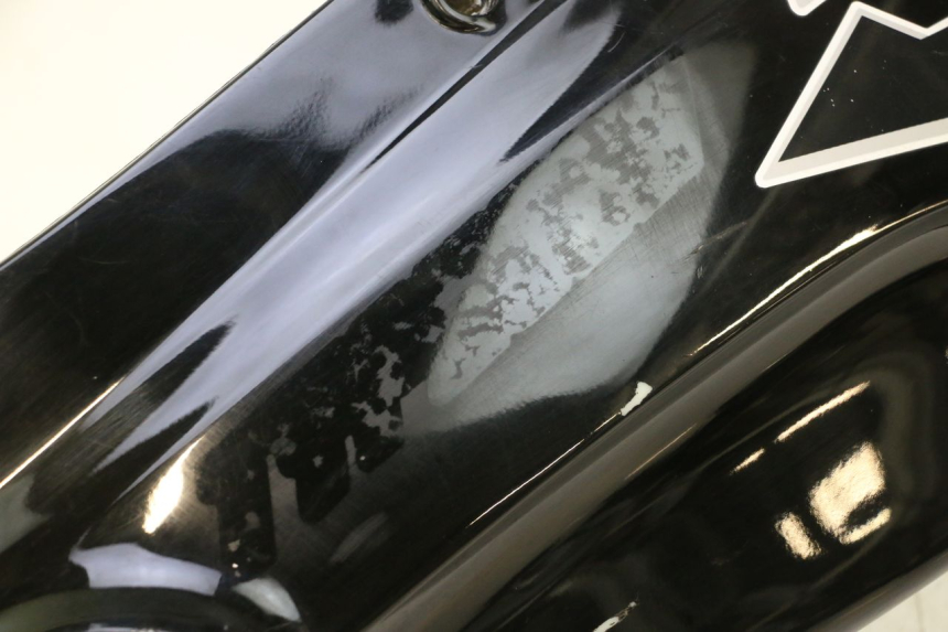 photo de VERKLEIDUNG HINTEN RECHTS PIAGGIO TYPHOON 50 (2000 - 2009) - Details der Befestigungspunkte