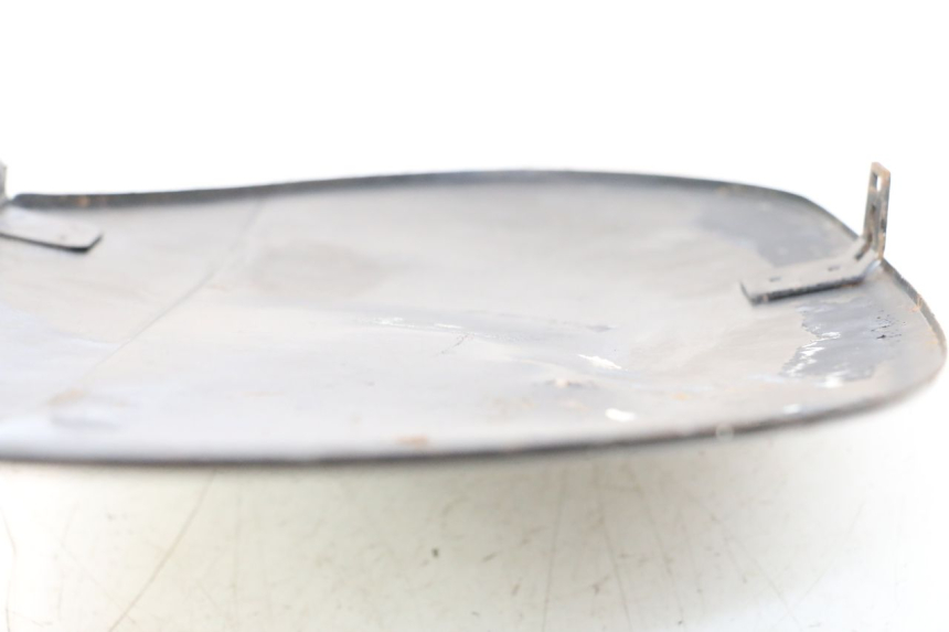 photo de VERKLEIDUNG HINTEN RECHTS PIAGGIO VESPA PK FL 2T 50 (1990 - 1996) - Zoom auf Gebrauchszustand