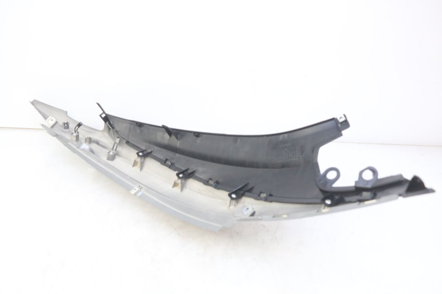 photo de RECHTER HINTERER KOTFLÜGEL HONDA VISION NSC R 50 (2013 - 2015) - Zoom auf Gebrauchszustand