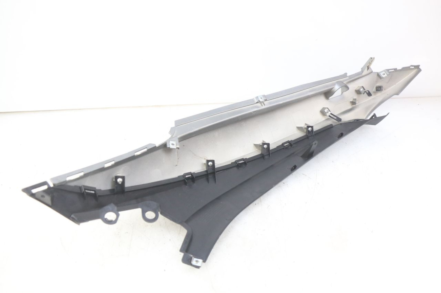 photo de RECHTER HINTERER KOTFLÜGEL HONDA VISION NSC R 50 (2013 - 2015) - Alternative Perspektive