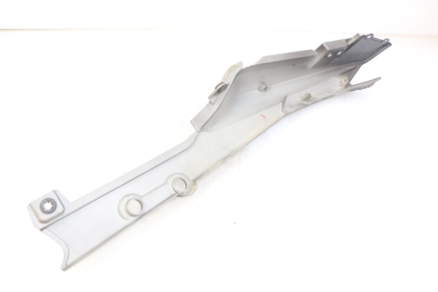 photo de RECHTER HINTERER KOTFLÜGEL SYM WOLF SB 125 (2011 - 2018) - Oberflächenzustand und Material