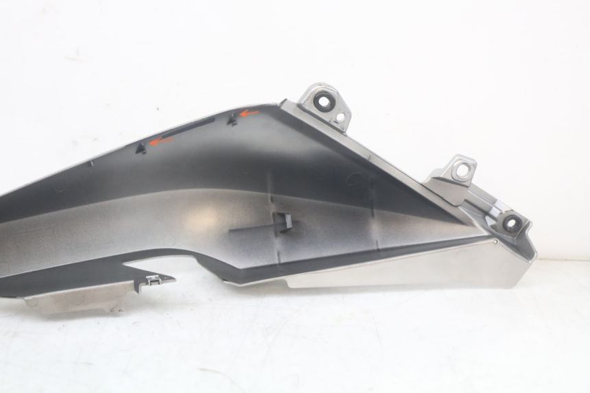 photo de RECHTER HINTERER KOTFLÜGEL YAMAHA XMAX X-MAX ABS 125 (2017 - 2020) - Weitere Ansicht des Artikels