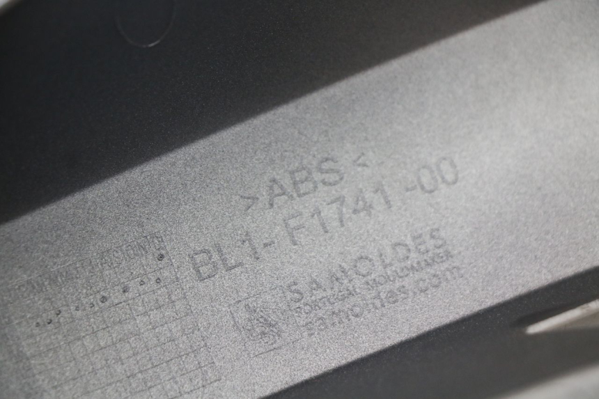 photo de RECHTER HINTERER KOTFLÜGEL YAMAHA XMAX X-MAX ABS 125 (2017 - 2020) - Hochauflösende Nahaufnahme