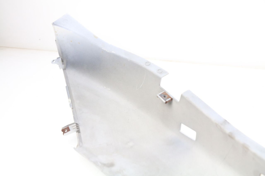 photo de RECHTER HINTERER KOTFLÜGEL YAMAHA XMAX X-MAX 125 (2006 - 2009) - Detailansicht des Bauteils