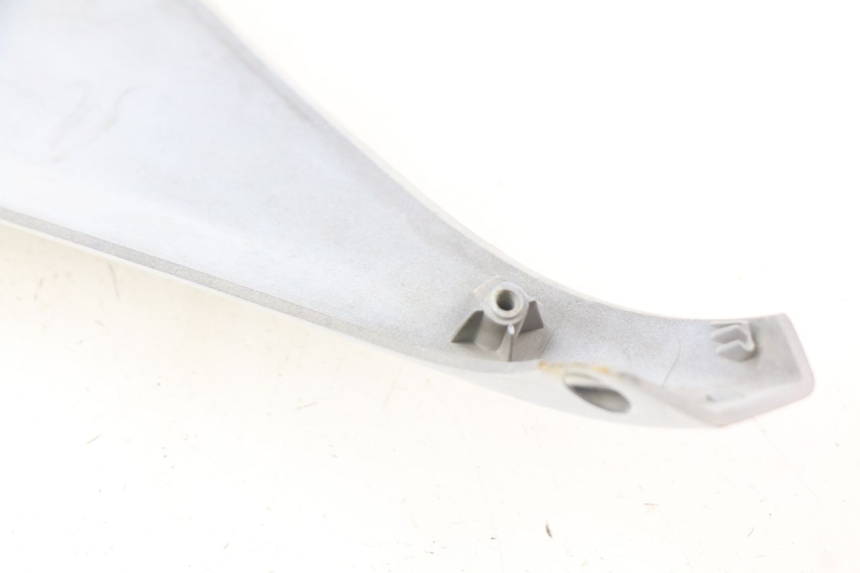 photo de RECHTER HINTERER KOTFLÜGEL YAMAHA XMAX X-MAX 125 (2006 - 2009) - Zoom auf Gebrauchszustand