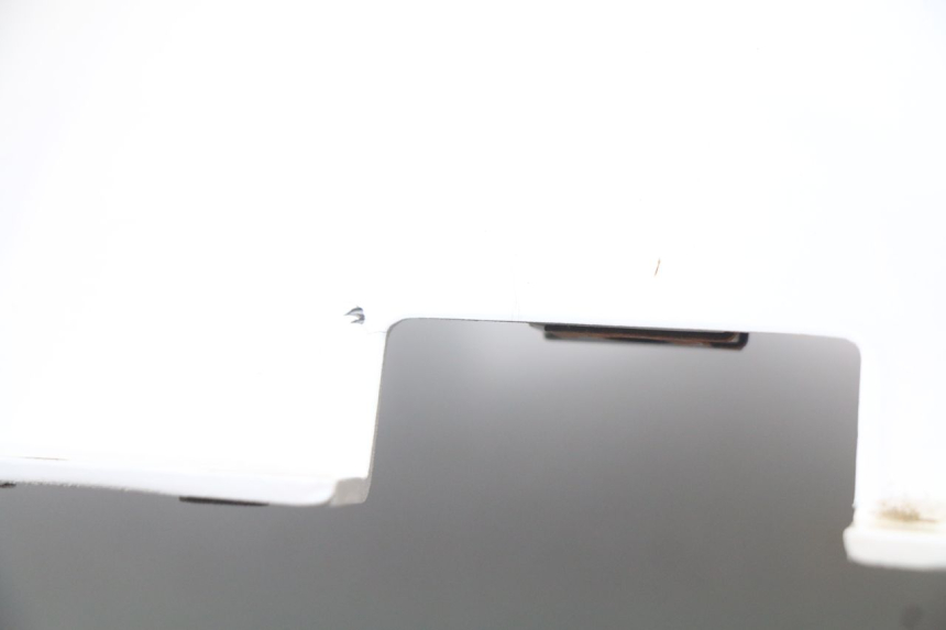 photo de RECHTER HINTERER KOTFLÜGEL YAMAHA XMAX X-MAX 125 (2006 - 2009) - Details der Befestigungspunkte