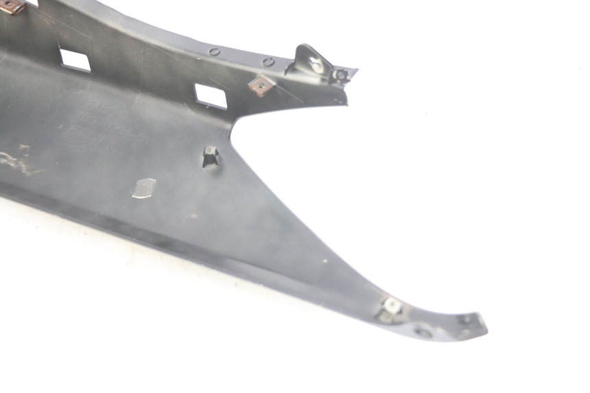 photo de RECHTER HINTERER KOTFLÜGEL YAMAHA XMAX X-MAX 125 (2006 - 2009) - Zoom auf Gebrauchszustand