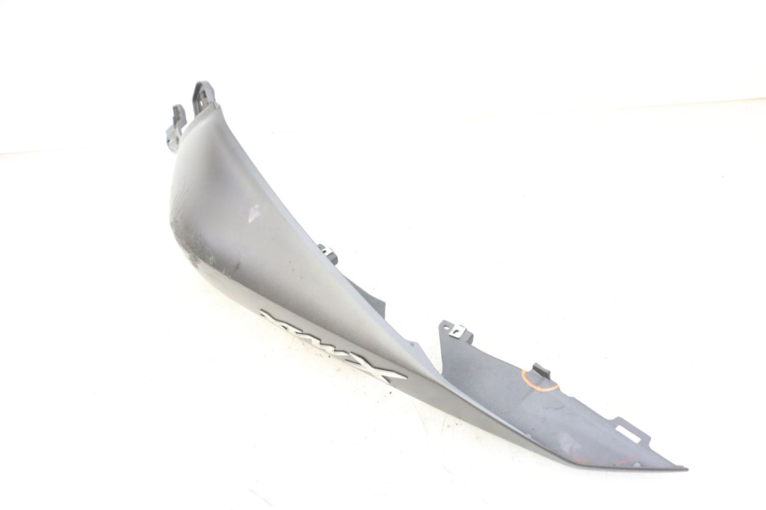 photo de VERKLEIDUNG HINTEN RECHTS YAMAHA XMAX X-MAX 125 (2021 - 2025) - Alternative Perspektive