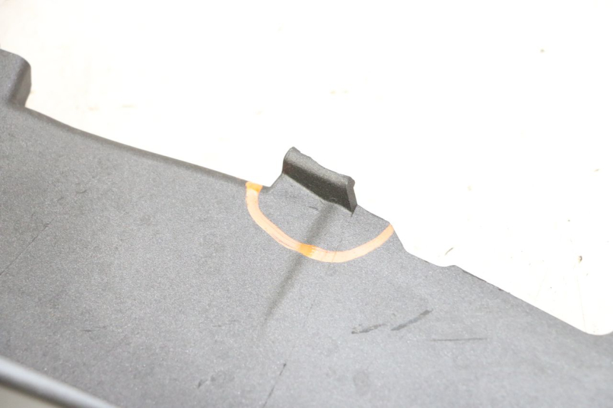 photo de VERKLEIDUNG HINTEN RECHTS YAMAHA XMAX X-MAX 125 (2021 - 2025) - Technische Nahaufnahme