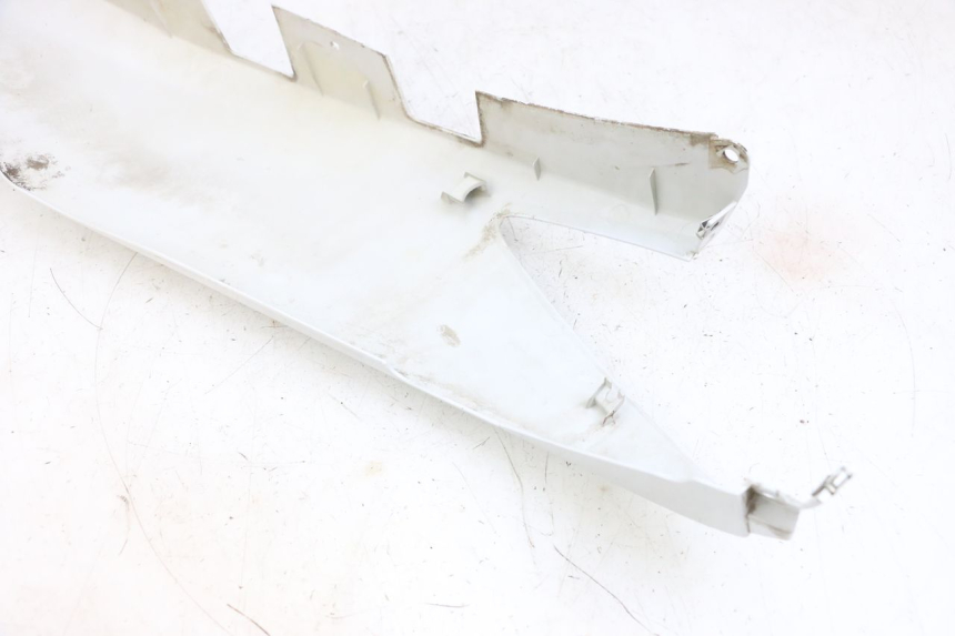 photo de VERKLEIDUNG HINTEN RECHTS YAMAHA X-MAX XMAX 125 (2010 - 2013) - Technische Nahaufnahme