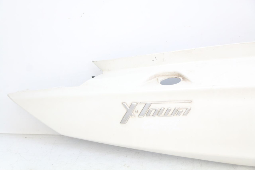 photo de RECHTER HINTERER KOTFLÜGEL KYMCO X-TOWN XTOWN 125 (2016 - 2021) - Kennzeichnungen und Originalreferenzen