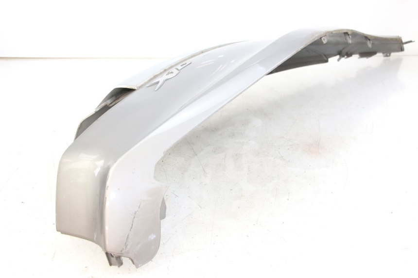 photo de VERKLEIDUNG HINTEN RECHTS PIAGGIO X10 125 (2012 - 2017) - Charakteristische Merkmale