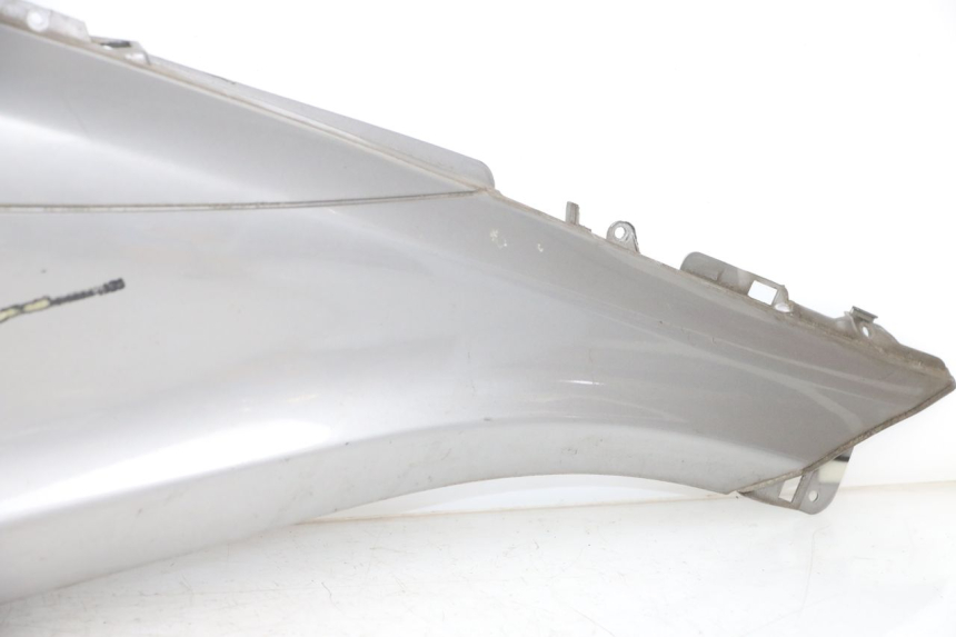 photo de VERKLEIDUNG HINTEN RECHTS PIAGGIO X10 125 (2012 - 2017) - Zoom auf Komponenten