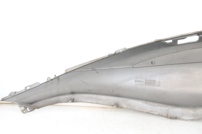 photo de VERKLEIDUNG HINTEN RECHTS PIAGGIO X10 125 (2012 - 2017) - Technische Nahaufnahme